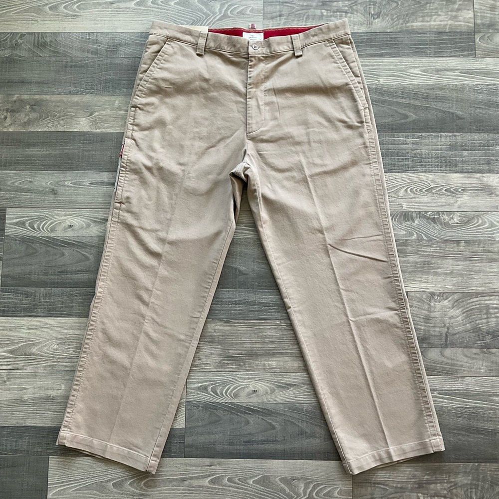 38x30 NWT Dockers Iconic Mobile Cargo Pants Men’s Khaki Tan Flat Front Relaxed